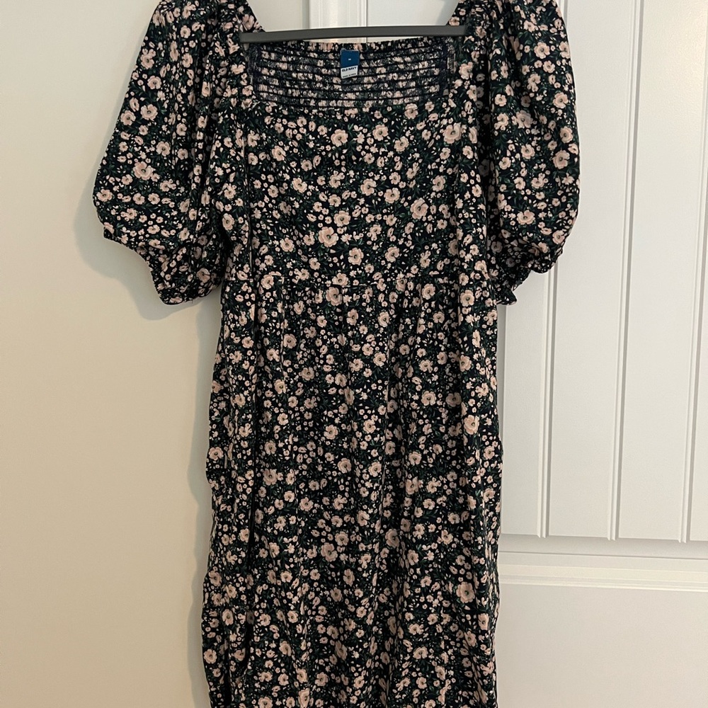 Old Navy Puff Sleeve Smocked Floral Print Mini Swing Dress Size Medium